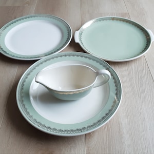 Villeroy and Boch dish service, in white and green earthenware, Mettlach, France Saar