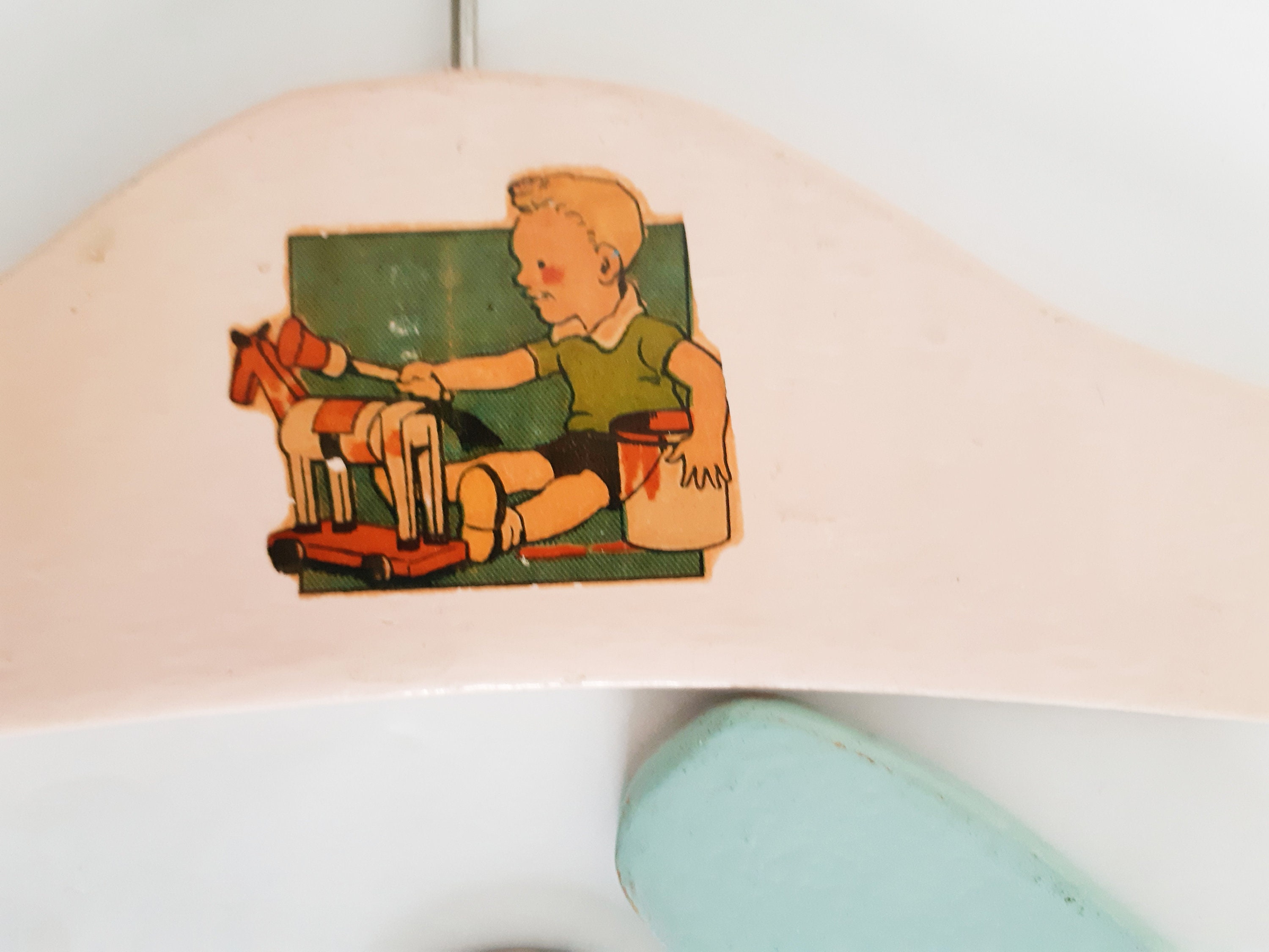 Lot De 4 Anciens Cintres En Bois Pour Enfant - Années 1930-40, Pochoir D'origine
