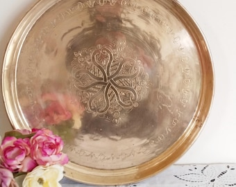 Large antique Moroccan hammered copper serving tray, 51 cm