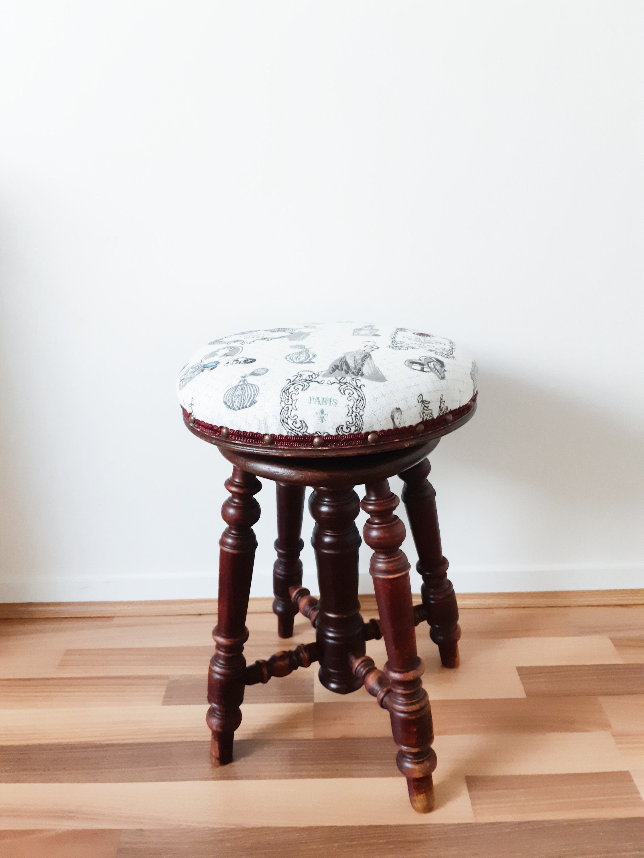 Tabouret de piano français vintage rond réglable en bois -  France