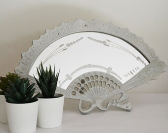 Miroir de table forme éventail psyché patiné lin , miroir ciselé , shabby chic, gustavien