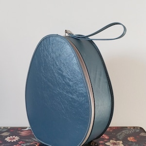 Boite à chapeau vintage "hôtesse" bleue Air France , valisette , vanity