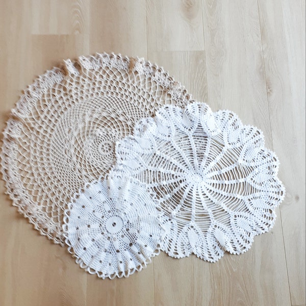 3 Napperons vintage crochet  , années 50 ( lot 1 )