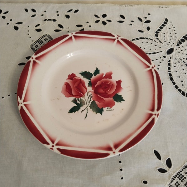 Assiette plate en faience de Sarreguemines , Digoin, modèle Cibon