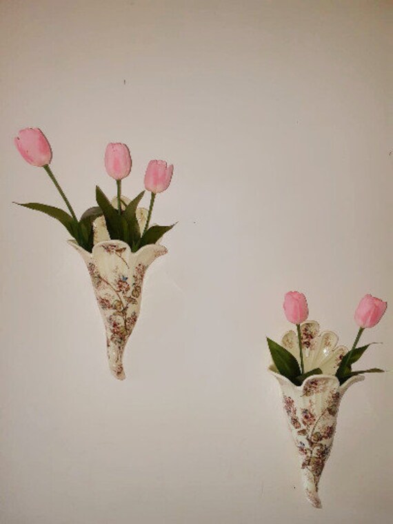 Paire de Bouquetières Murales en Faïence Gien, Vases