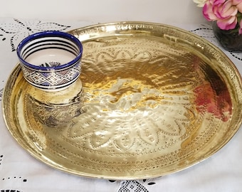 Antique Moroccan hammered copper serving tray, 43 cm