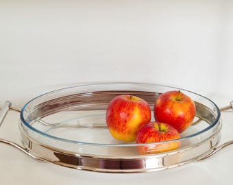 Oval Pyrex gratängform, försilvrad metallställning, tillverkad i Frankrike