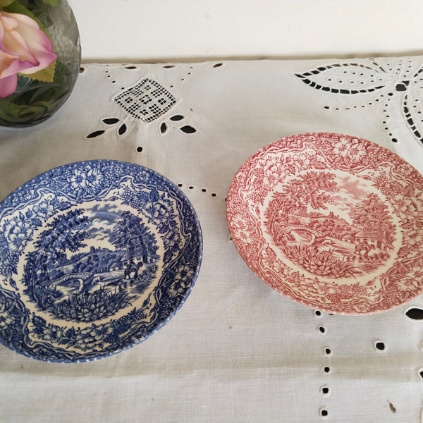 Coupelles ou sous-tasses en porcelaine  anglaise bleue et rouge  , English Ironstone