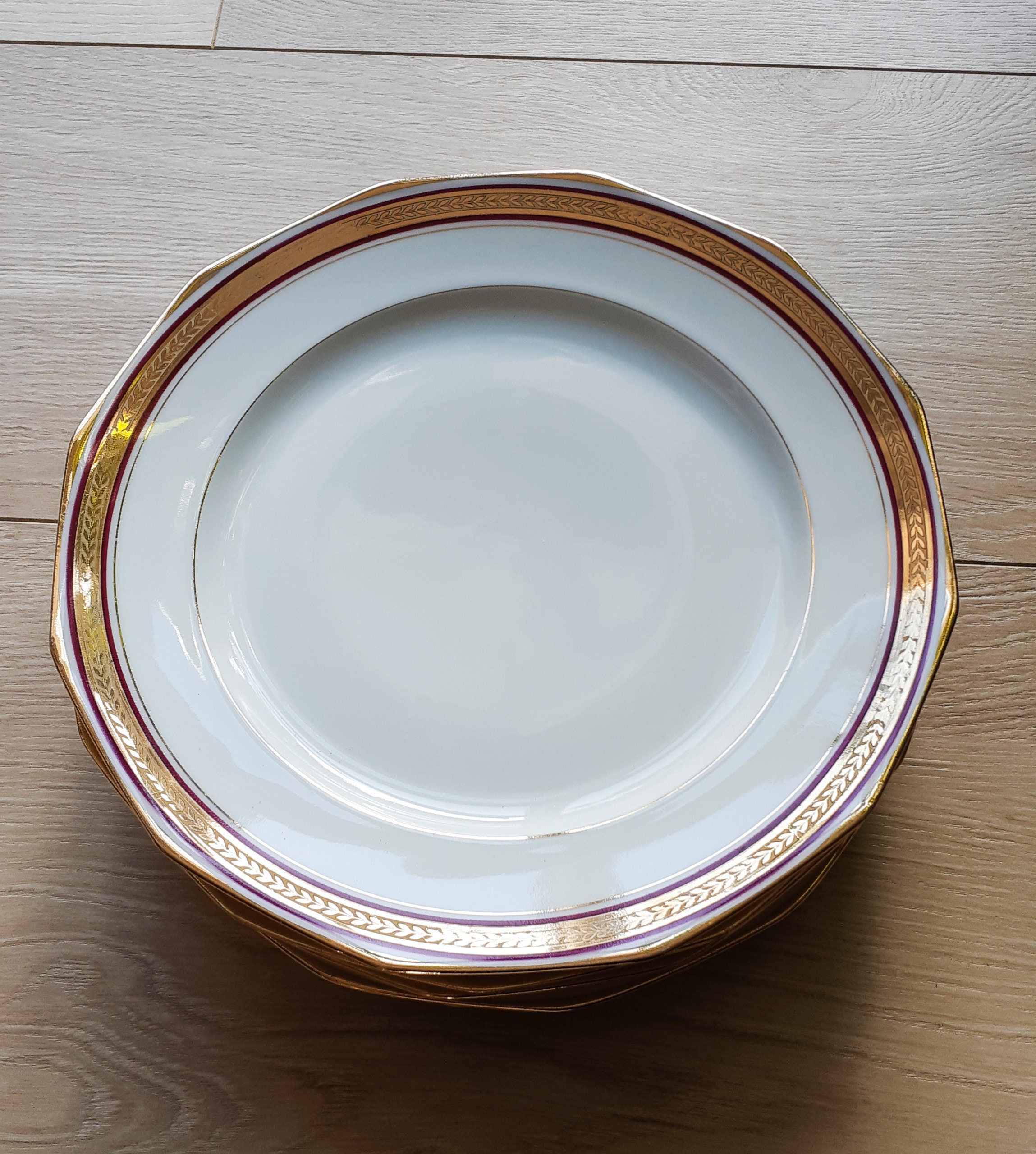 Service de 6 Assiettes en Porcelaine , Vintage, Motif Rouge et Or Plates Style Empire