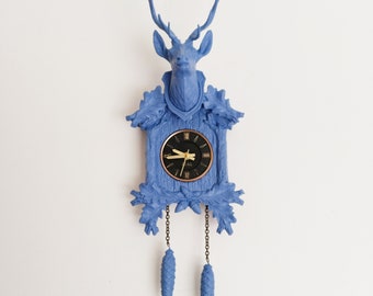 Pendule coucou  trophée cerf bleue   ,vintage , années 50, fonctionnelle