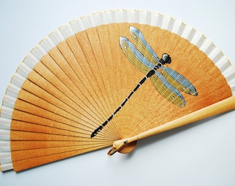 FAN, handbemalt. LIBELLE. KOSTENLOSER Versand - Dragon Fly Handbemalter Fächer.