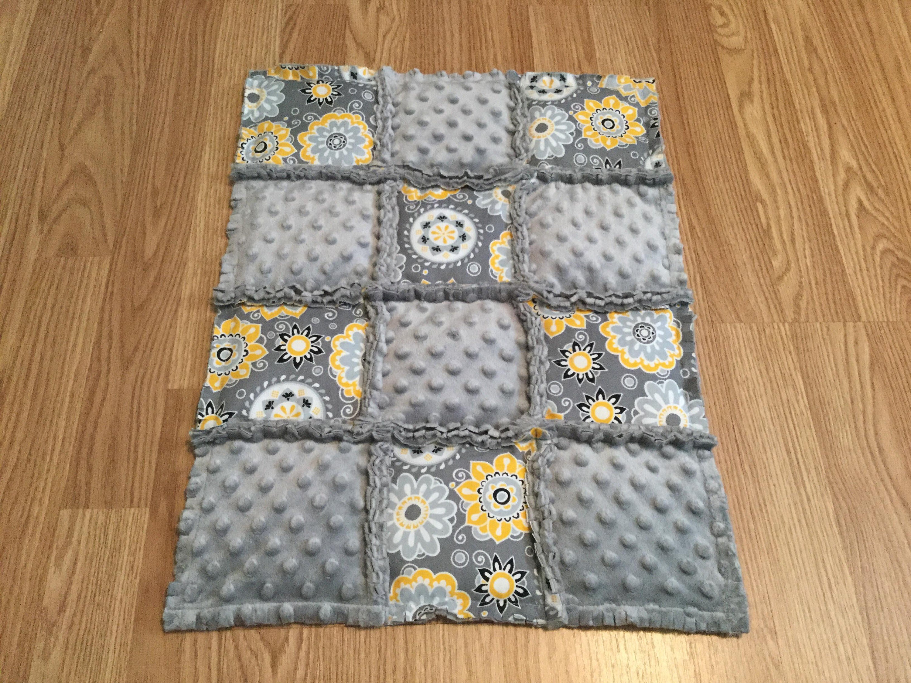 Gray Floral Rag Quilt Weighted Lap Pad, Adult/Child 4 lb Fidget Quilt