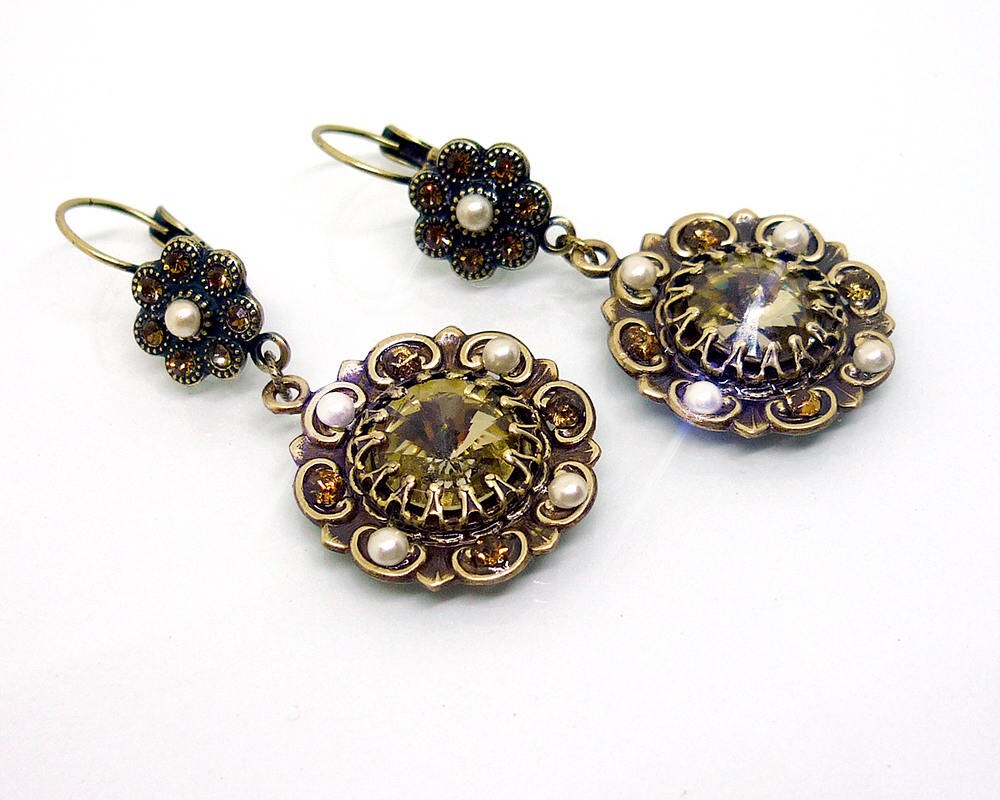 самые красивые серьги в винтажном стиле. элегантные винтажные серьги. серьги серебро зернь горный хрусталь. винтажные серьги. винтажные серьги.