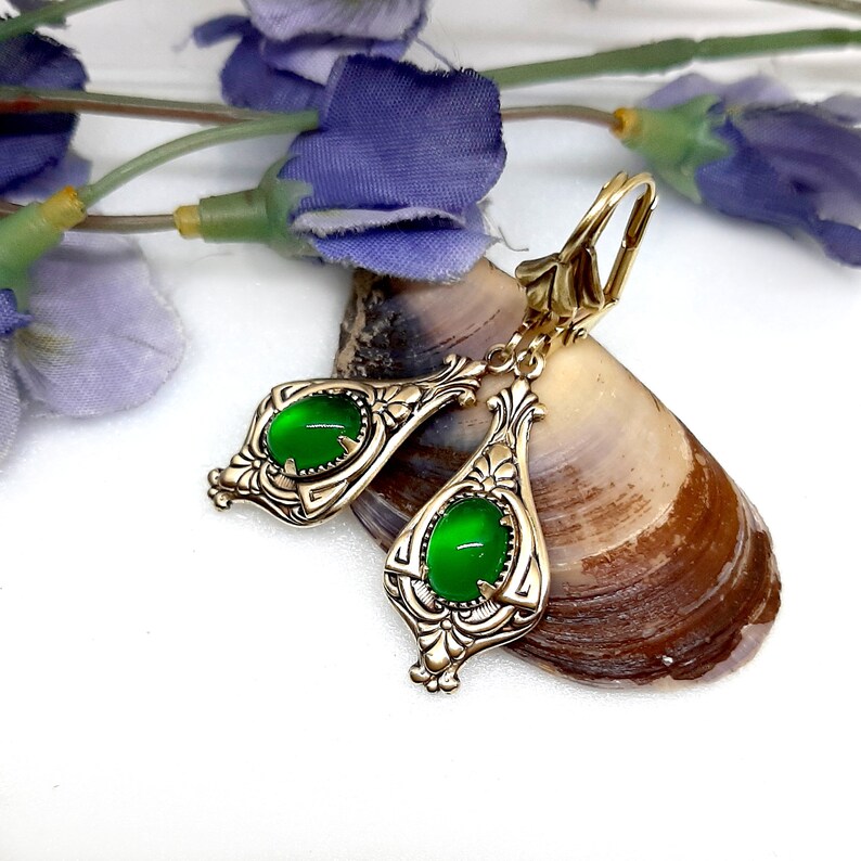 Green drop Victorian style earrings Antique brass Art Deco dangle drop earring Boho teardrop brass earrings Gold drop Chrysophrase earrings