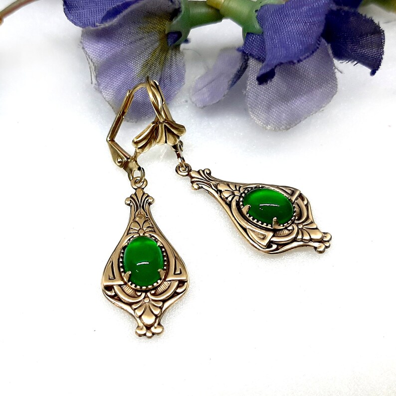Green drop Victorian style earrings Antique brass Art Deco dangle drop earring Boho teardrop brass earrings Gold drop Chrysophrase earrings