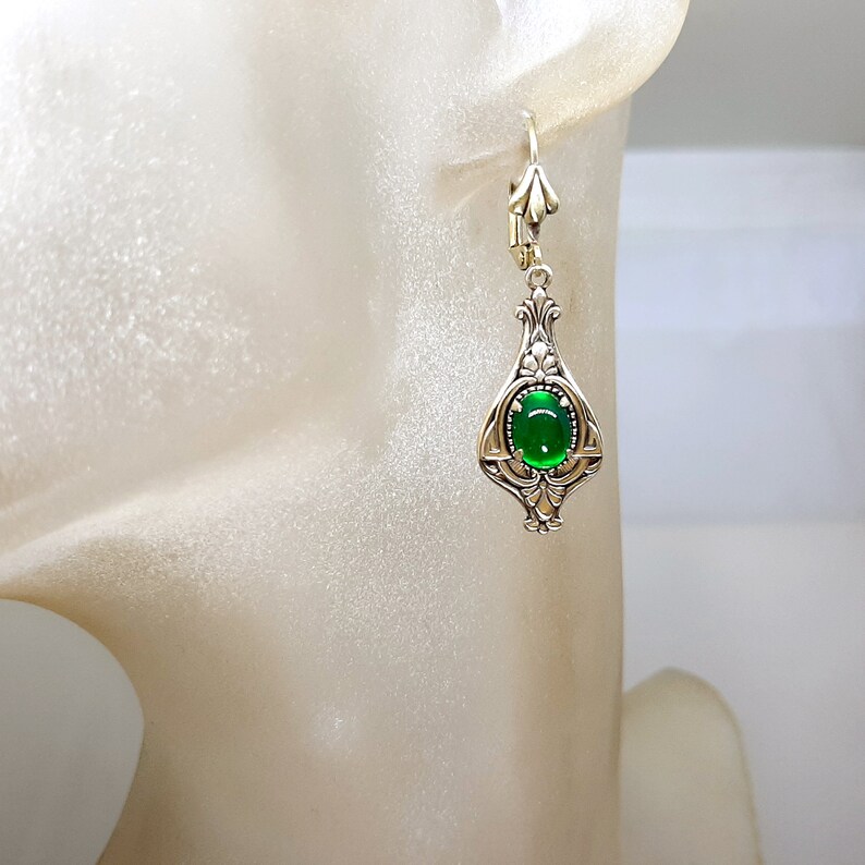 Green drop Victorian style earrings Antique brass Art Deco dangle drop earring Boho teardrop brass earrings Gold drop Chrysophrase earrings