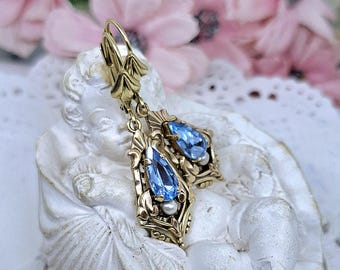 Victorian Style Light Sapphire Crystal Dangle Drop Earrings