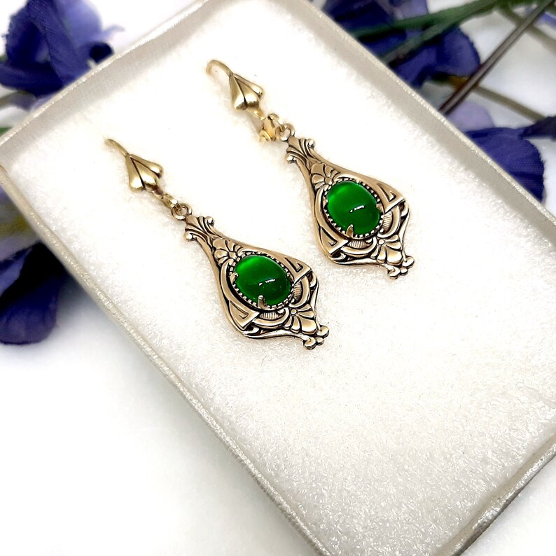 Green drop Victorian style earrings Antique brass Art Deco dangle drop earring Boho teardrop brass earrings Gold drop Chrysophrase earrings