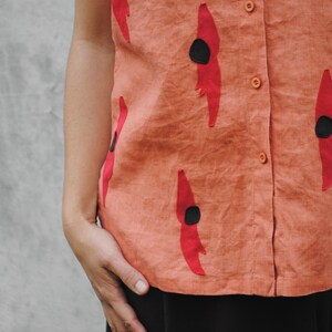 M Hemp blouse with Sturt's desert pea motifs // Australian floral top image 2