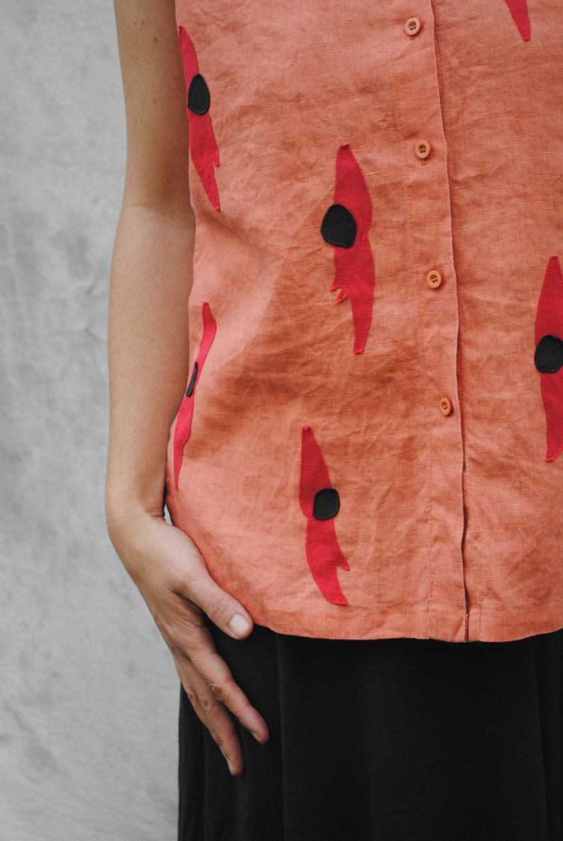 M Hemp blouse with Sturt's desert pea motifs // Australian floral top image 2