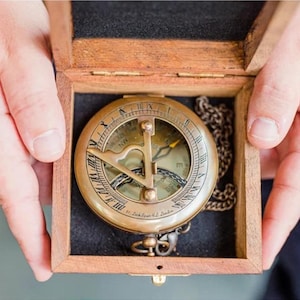 Personalized Compass - Engraved compass - Wood Box / Leather Pouch - Wedding gift, Birthday Gift, Groomsmen gift, Mens Gift, fathers day