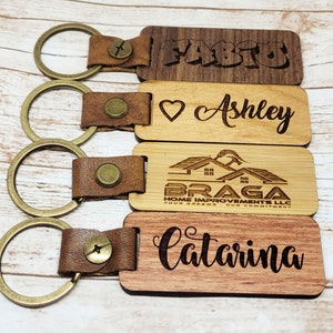 Personalized keychain, engraved wood keychain - husband and wife gift, 5th wood anniversary, groomsmen and bridesmaid gift, fathers day