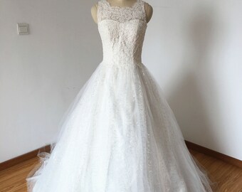 Custom Ball Gown Ivory Lace Tulle Long Wedding Gown