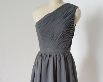 2015 One-Shoulder Charcoal Grey Chiffon Short Bridesmaid Dress