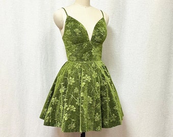 Moss Green Floral Homecoming Dress 2022 Short Spaghetti Straps Party Dress with Pockets