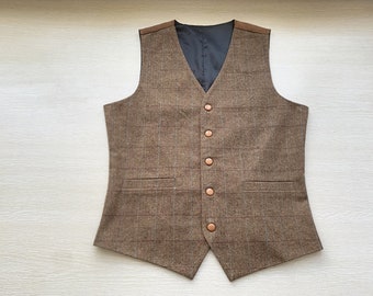 Brown Plaid Men's Vest Groomsmen Waistcoat V-neck 2 Pockets 5 Buttons