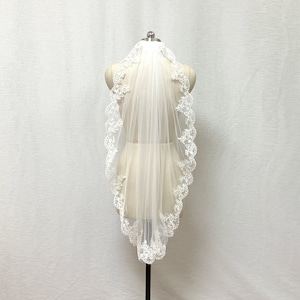 One Tier Lace Trim Light Ivory Wedding Veil with Comb