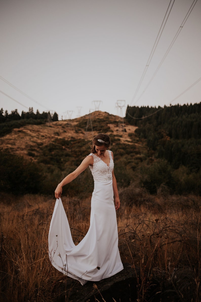 V-Neck Ivory Lace Chiffon Long Wedding Dress image 3