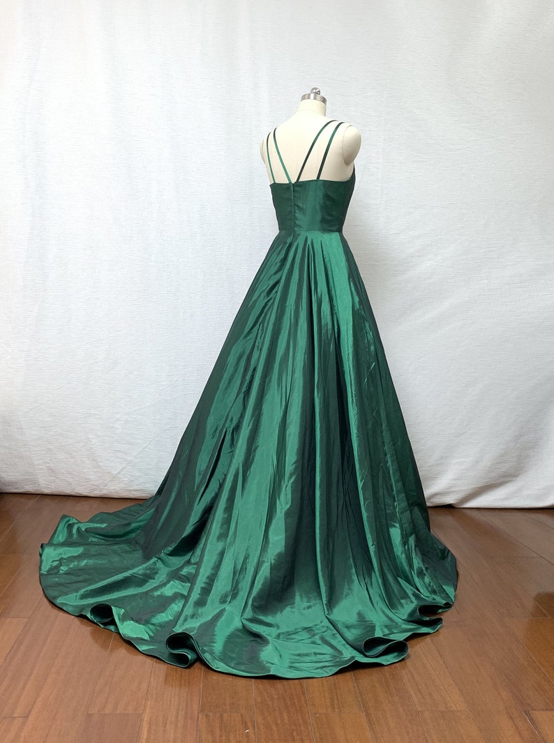 Ball Gown Spaghetti Straps Emerald Green Taffeta Long Prom Dress with Train image 2