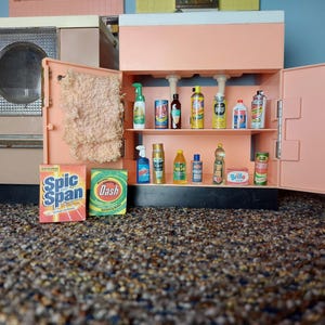 Miniature Dollhouse 1:6 Scale Cleaning Products, Mid Century Cleaning