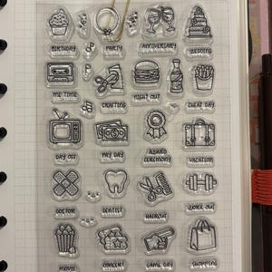 Ensemble de 49 icônes de griffonnage de calendrier, rappels, événements, rendez-vous, agenda de journal, tampons transparents