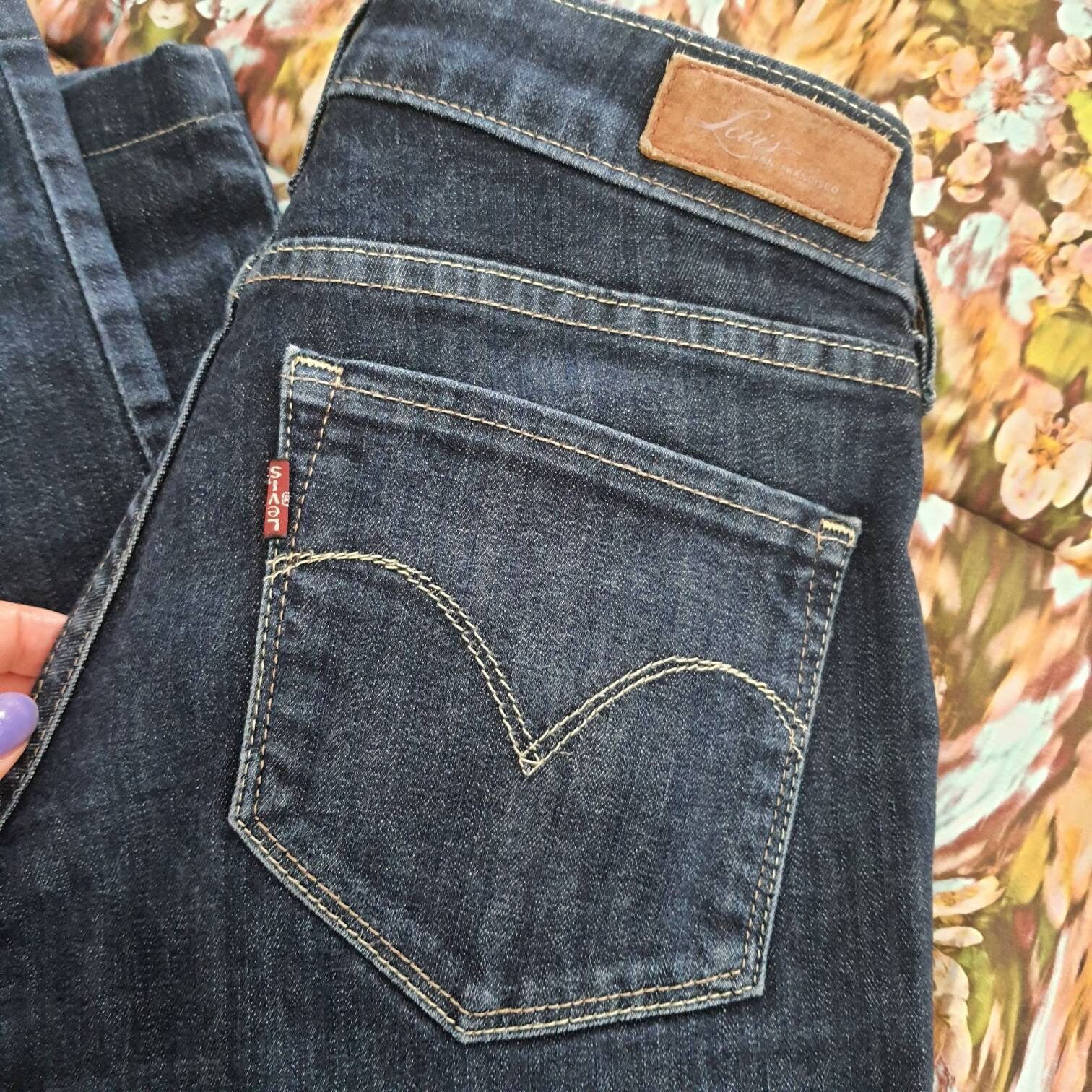 Levis bold curve deals