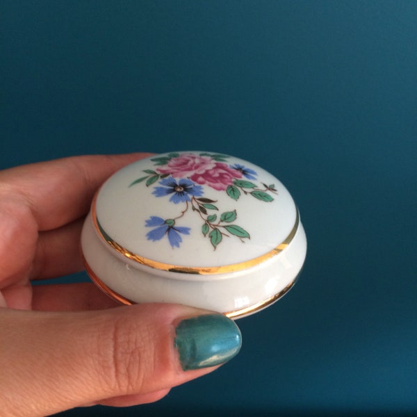 vintage petite boîte en porcelaine en porcelaine de Limoges avec des fleurs bijoux floraux boîte ronde