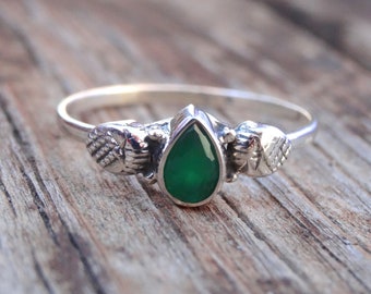 Raw Emerald Sterling Silver Ring, Natural Green Emerald Dainty Botanical Ring, 925 Silver Teardrop Emerald, Natural Emerald stacking ring