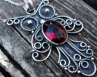 Collar de búho de plata esterlina hecho a mano: colgante de piedra preciosa de granate rojo