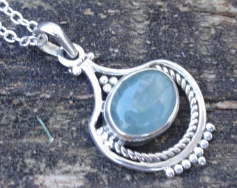 925er Sterlingsilber – Halskette mit Aquamarinanhänger aus Naturstein, zarte Halskette im Boho-Stil mit natürlichem Aquamarin-Edelstein