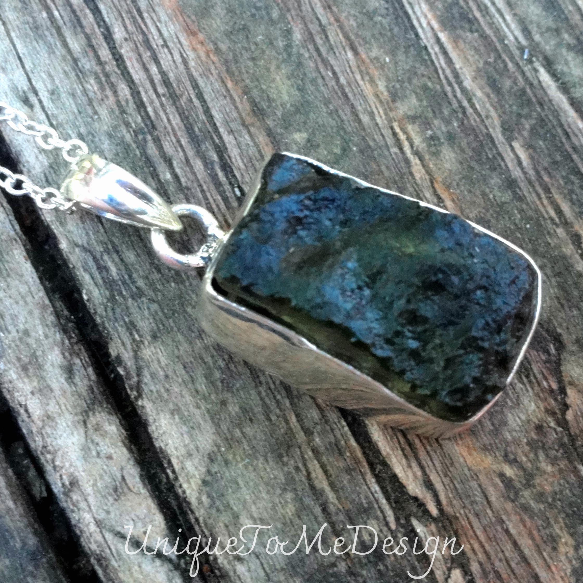 原石モルダバイトネックレス：スターリングシルバーチェコ隕石