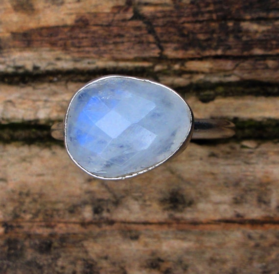 シルバー　レインボームーンストーン　ハンドメイド　リング ハンドメイド ファセット レインボー ムーンストーン スターリング
