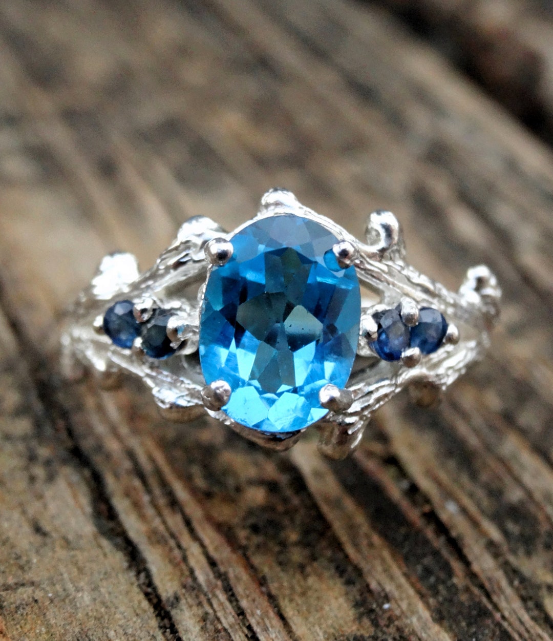 Anello fatto a mano con topazio blu da 13 carati: argento sterling 925 - Italia Anello fatto a mano con topazio blu da 13 carati: argento sterling 925 - Italia