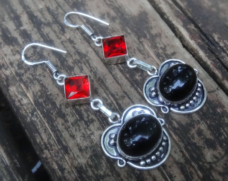 Red Garnet /& Black Onyx Sterling Silver Earrings Red and Black Earrings Garnet Gemstone Dangle Earrings Black Onyx Statement Jewelry 925