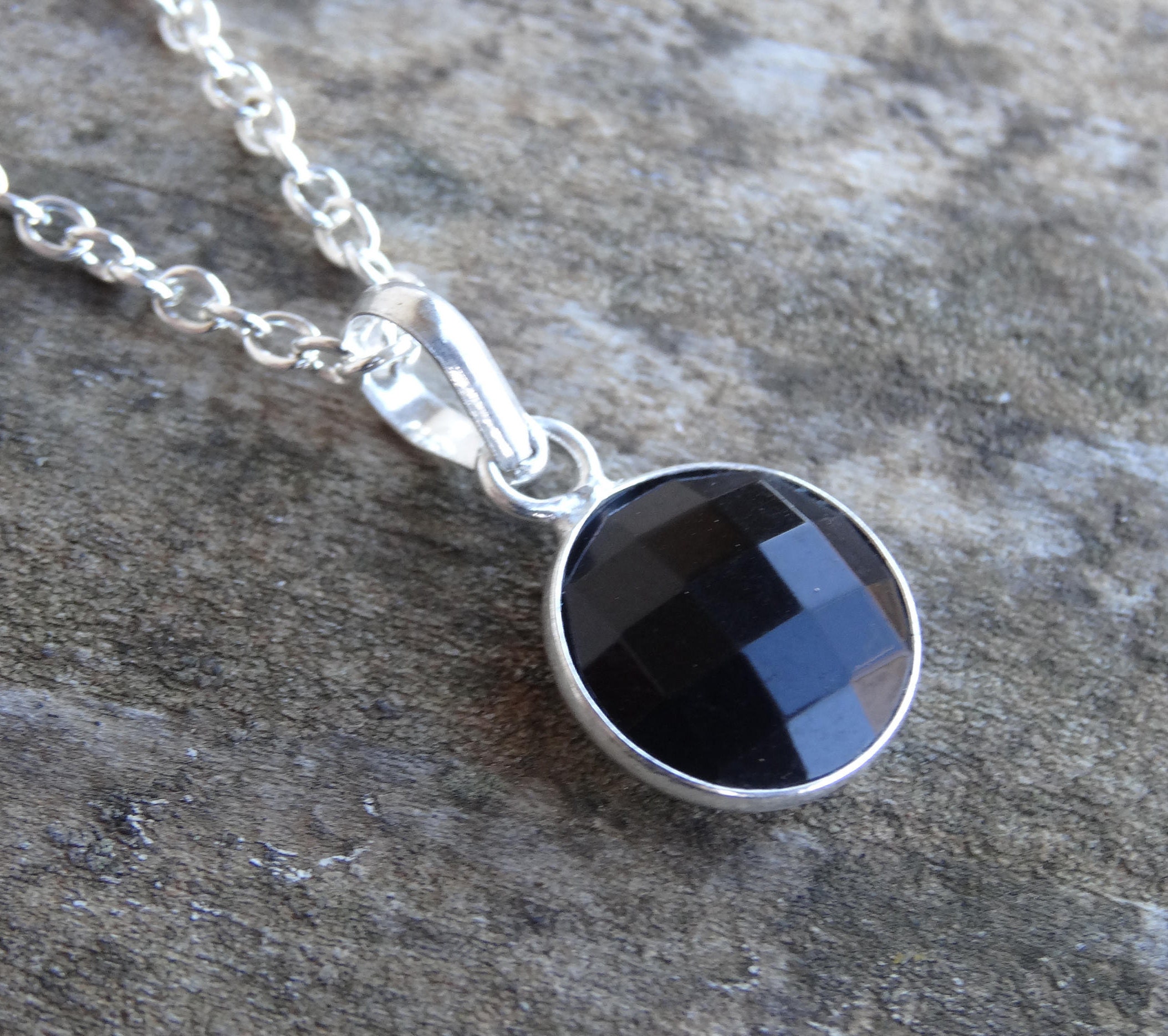 Details about Sterling Silver Chain Natural Black Onyx 14x10mm Gemstone Pendant Necklace Details about Sterling Silver Chain Natural Black Onyx 14x10mm Gemstone Pendant Necklace