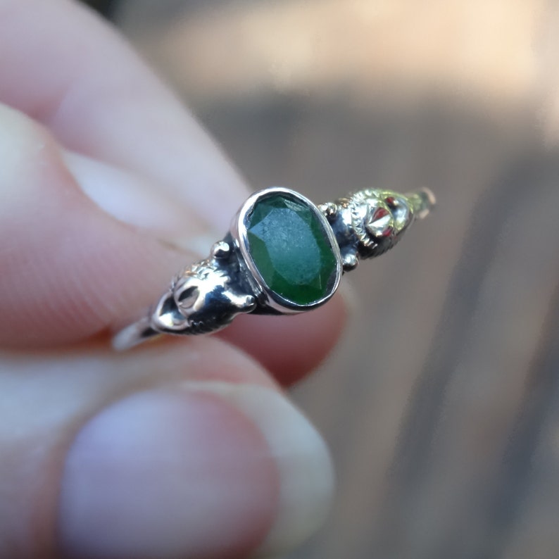Raw Emerald Sterling Silver Ring, Natural Green Emerald Dainty Botanical Ring, 925 Silver Emerald ring, Natural Stone Emerald stacking ring image 6