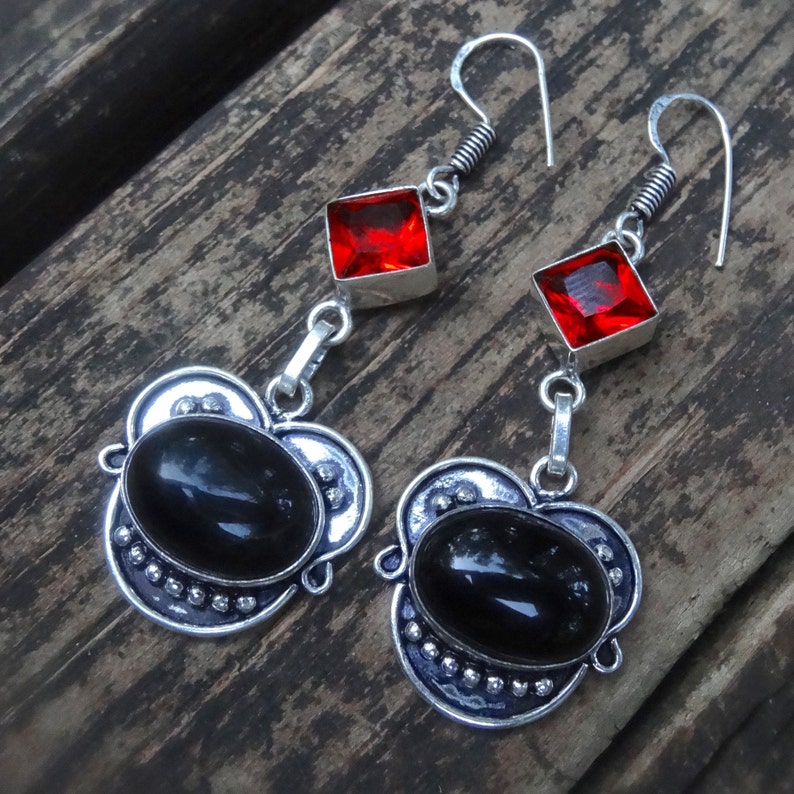 Red Garnet /& Black Onyx Sterling Silver Earrings Red and Black Earrings Garnet Gemstone Dangle Earrings Black Onyx Statement Jewelry 925