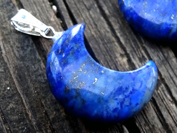 ラピスラズリのムーンネックレス：スターリングシルバーの彫刻