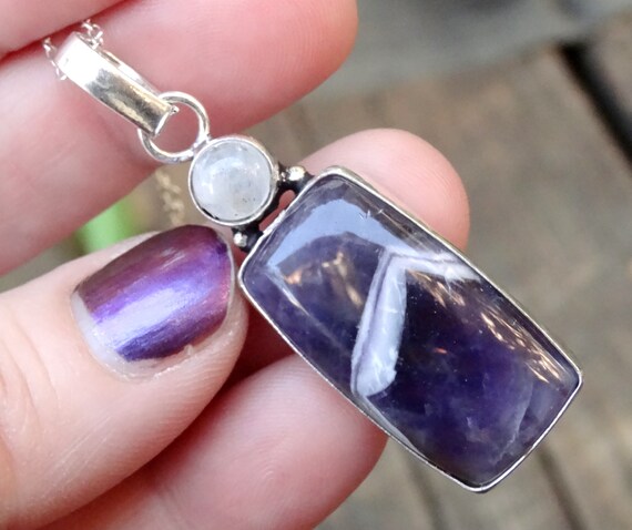 Amethyst and moonstone necklace deals