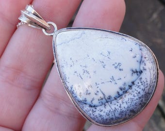 ハンドメイドのデンドライトオパールスターリングシルバーペンダント